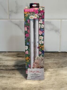 Wet n Wild Marilyn Monroe Icon Retractable Gel Eyeliner Set Matte Brown & White
